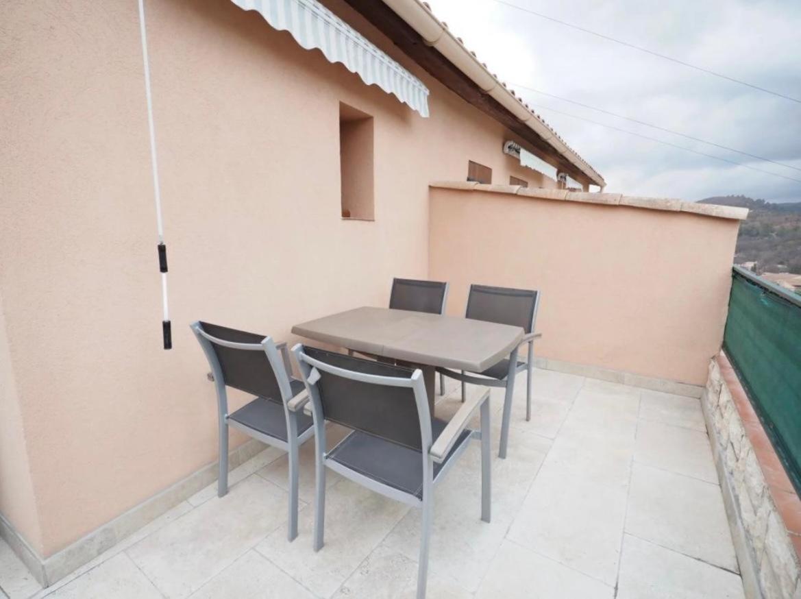 Studio Meuble Avec Terrasse Greoux-les-Bains Exterior photo